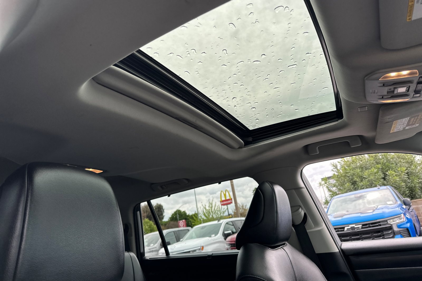 2021 Toyota Highlander XLE photo 17