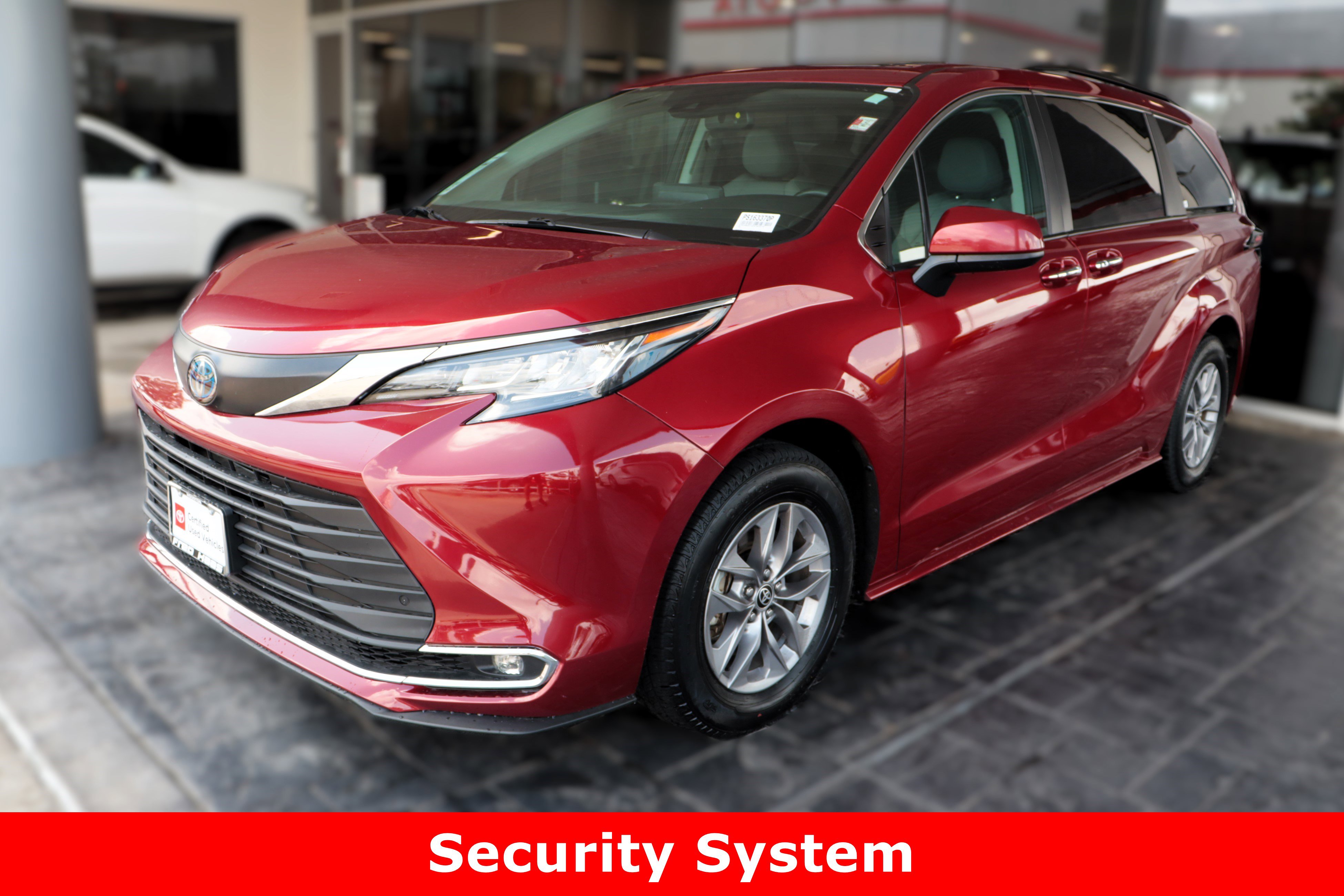 2023 Toyota Sienna XLE photo 4