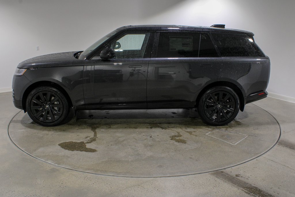 2025 Land Rover Range Rover SE photo 2