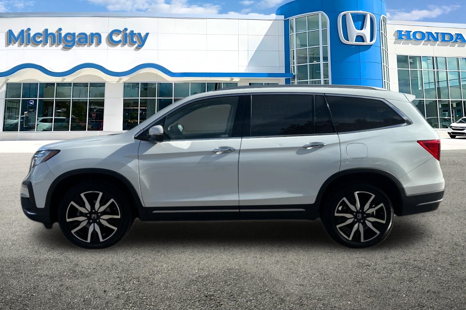 2022 Honda Pilot Touring photo 2