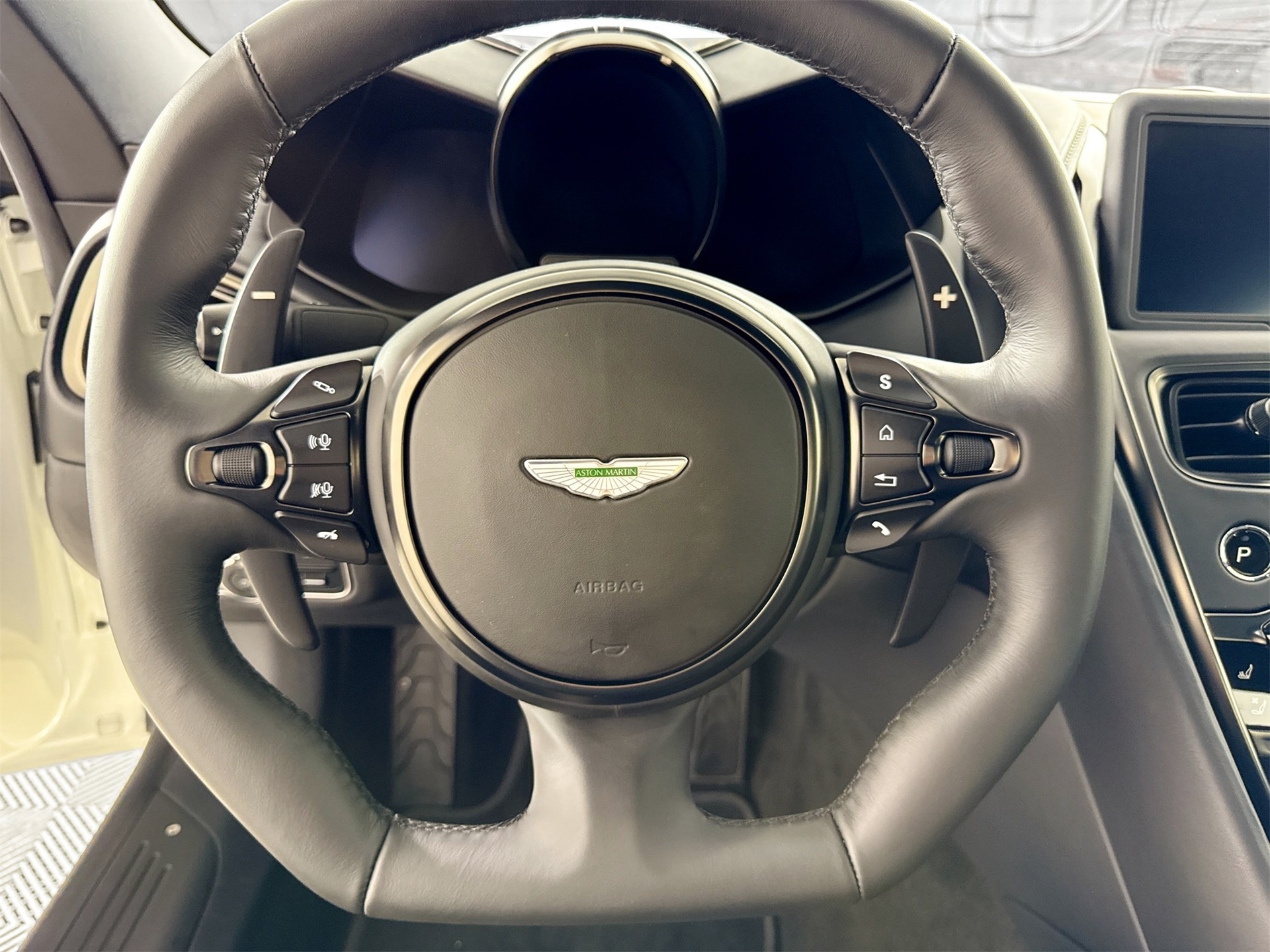2023 Aston Martin DBS AM7 photo 10