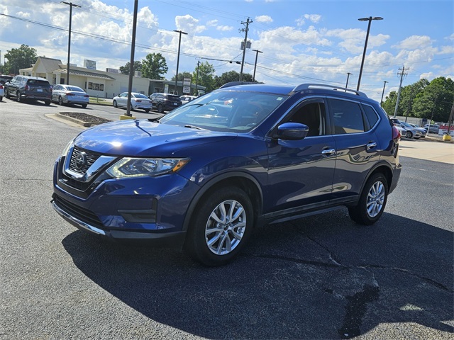 2019 Nissan Rogue SV photo 3