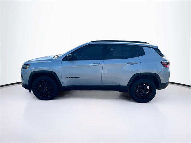 2025 Jeep Compass Latitude photo 3