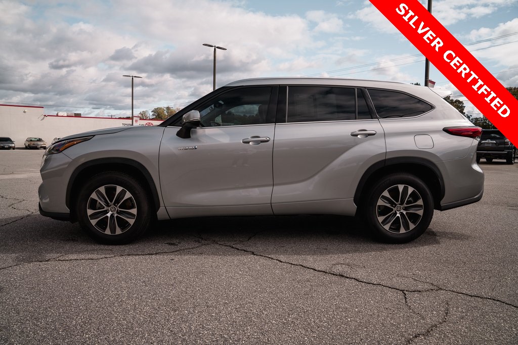 2021 Toyota Highlander Hybrid XLE photo 4