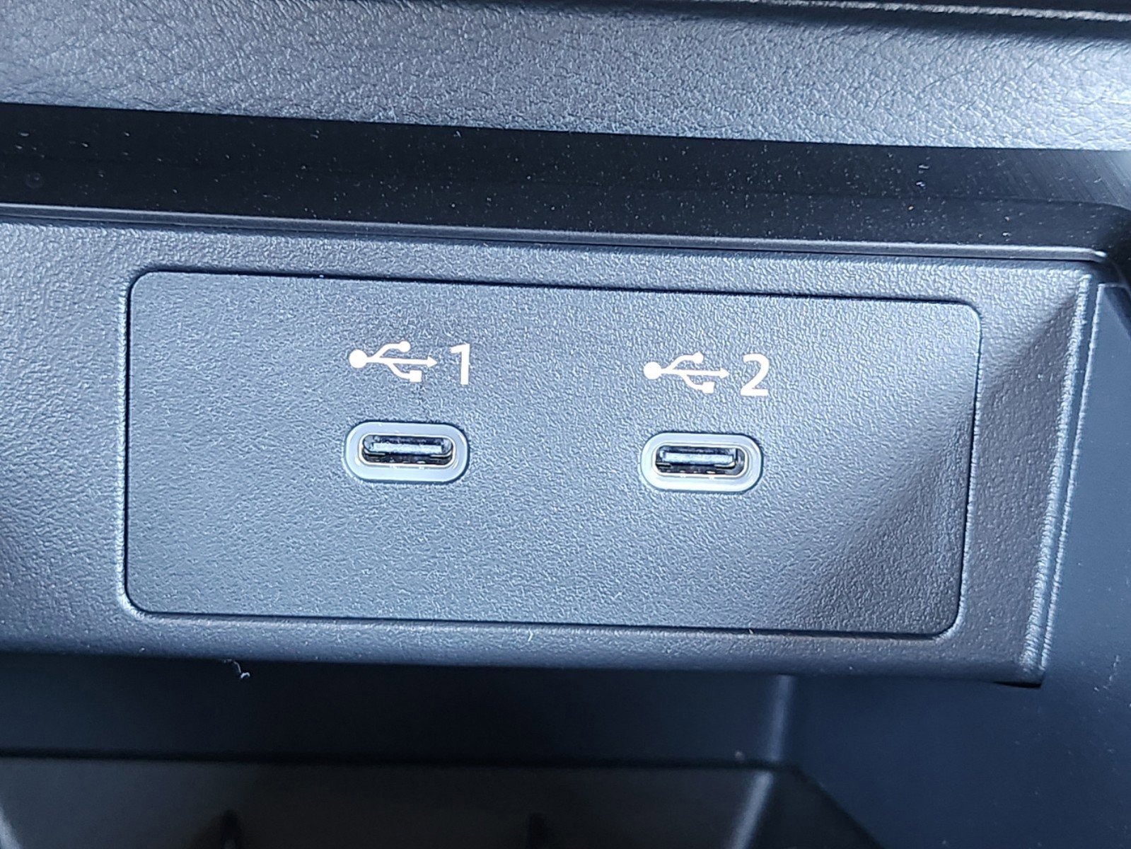 2025 Nissan Kicks SR photo 12