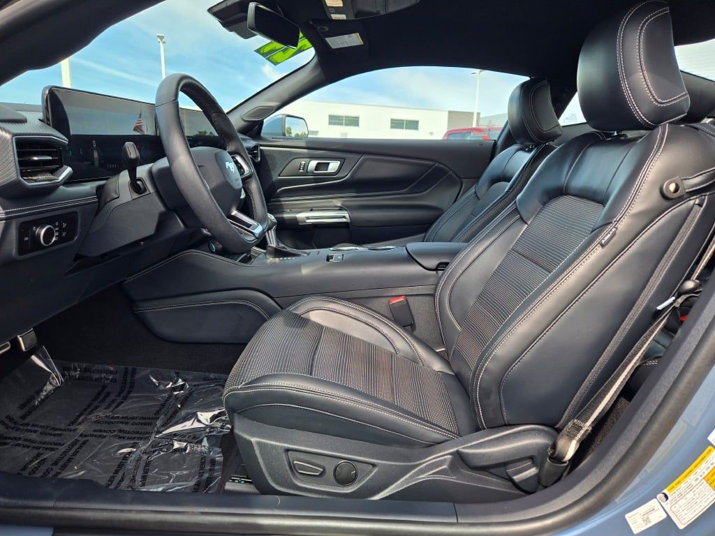 2024 Ford Mustang EcoBoost Premium photo 15