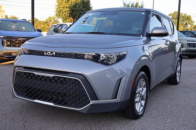 2023 Kia Soul LX photo 3