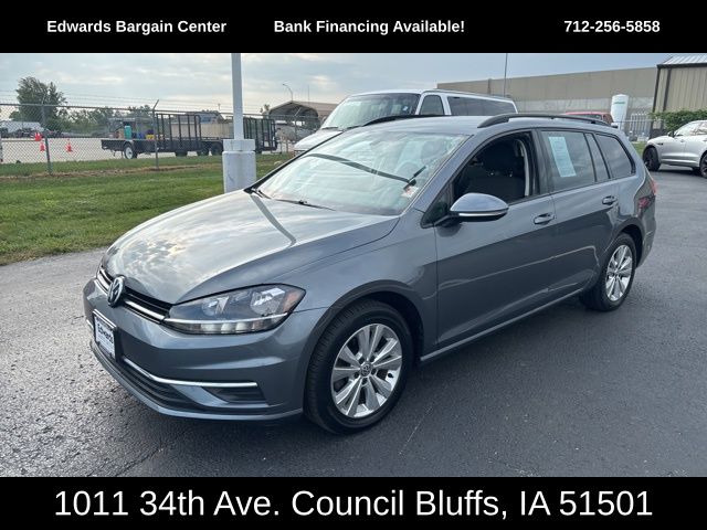 2018 Volkswagen Golf SportWagen S 4Motion photo 4
