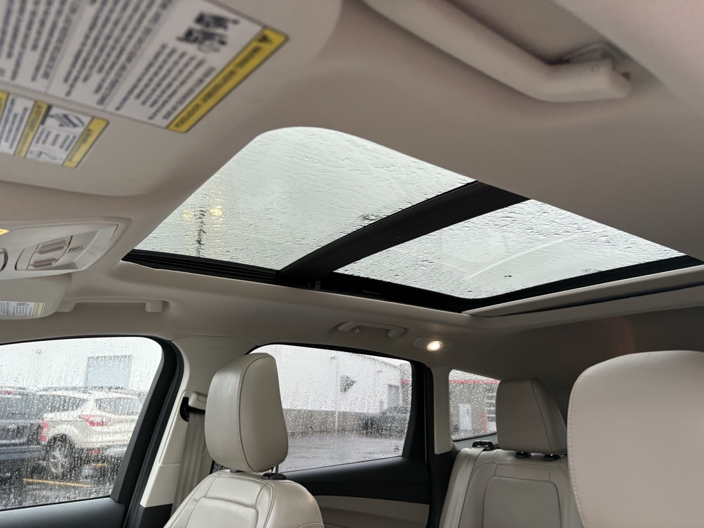 2018 Ford Escape SEL photo 2