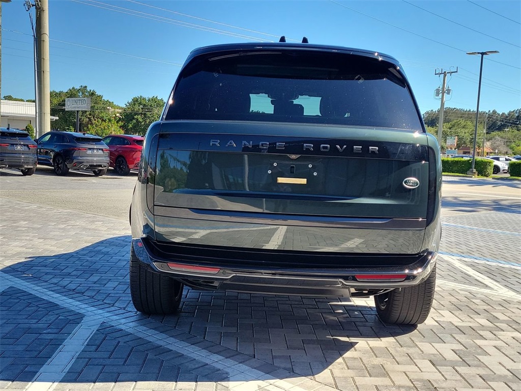 2023 Land Rover Range Rover SE photo 2