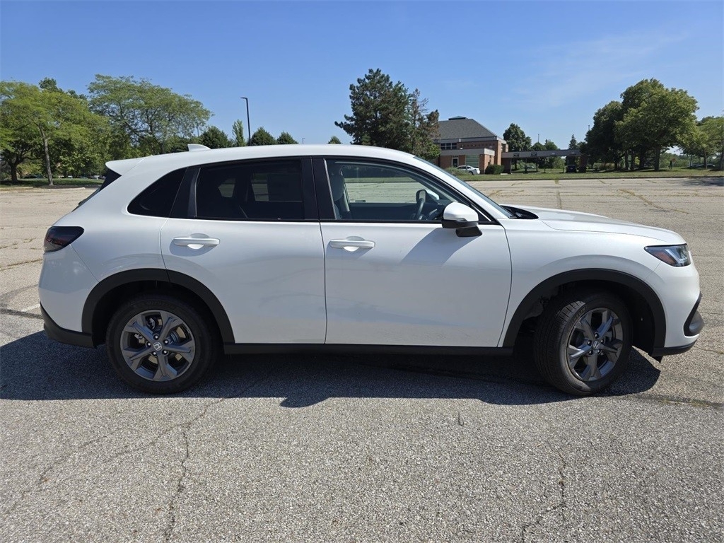 2026 Honda HR-V LX photo 9