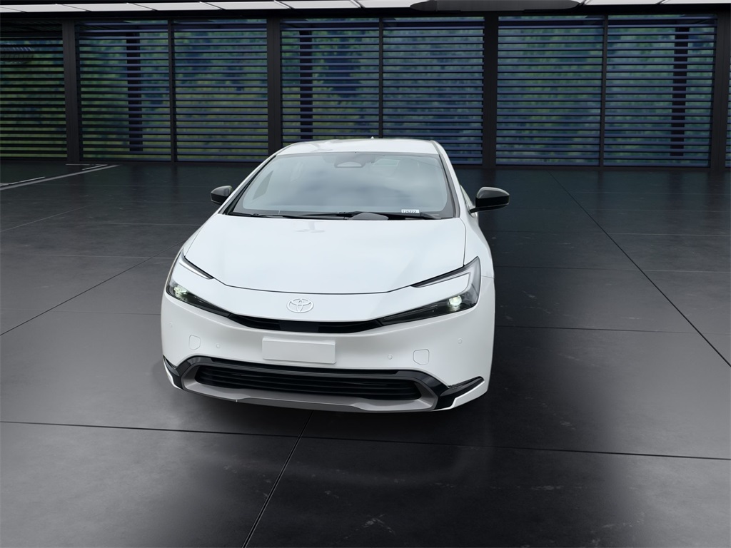2025 Toyota Prius XLE photo 3