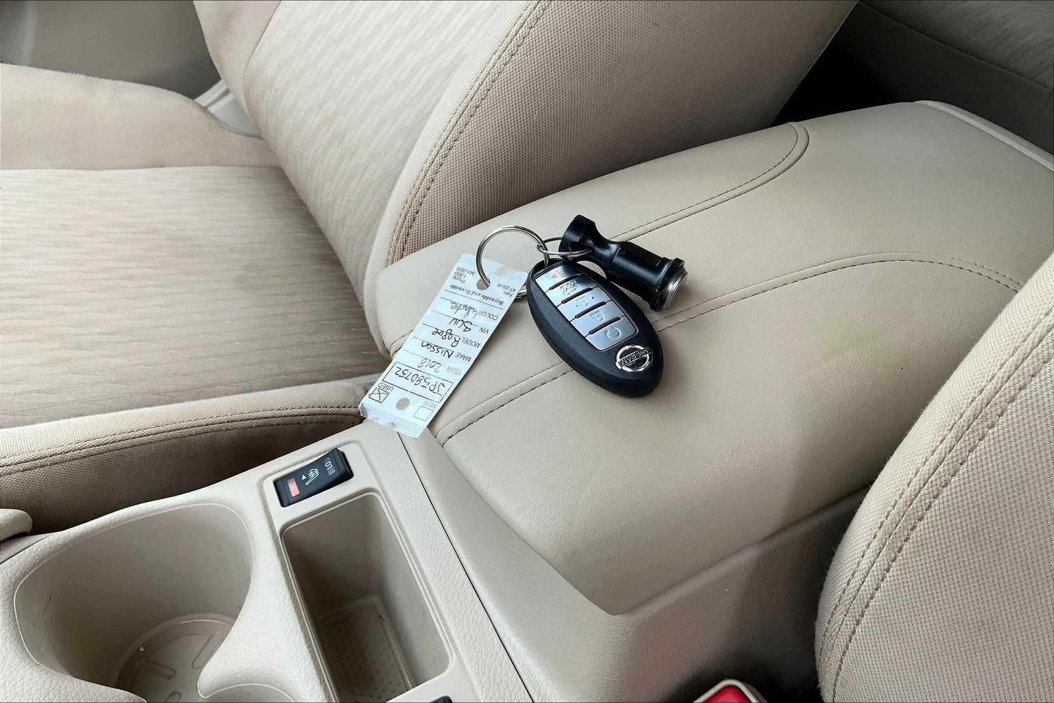 2018 Nissan Rogue SV photo 13