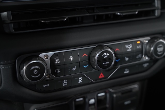 2025 Jeep Gladiator Sport photo 10