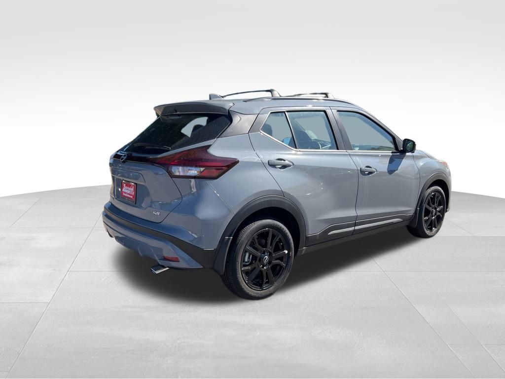 2024 Nissan Kicks SR photo 4