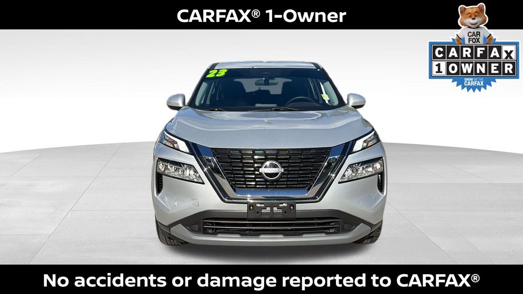 2023 Nissan Rogue SV photo 2