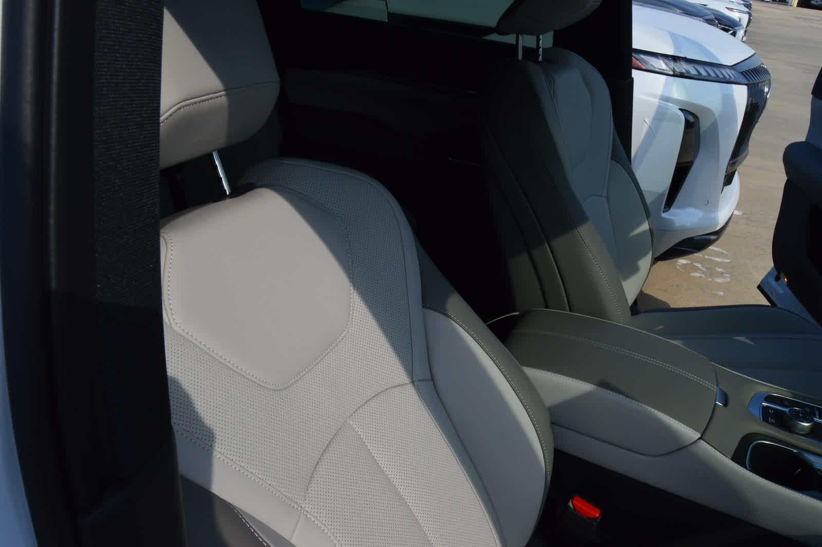 2026 Infiniti QX60 Luxe photo 9