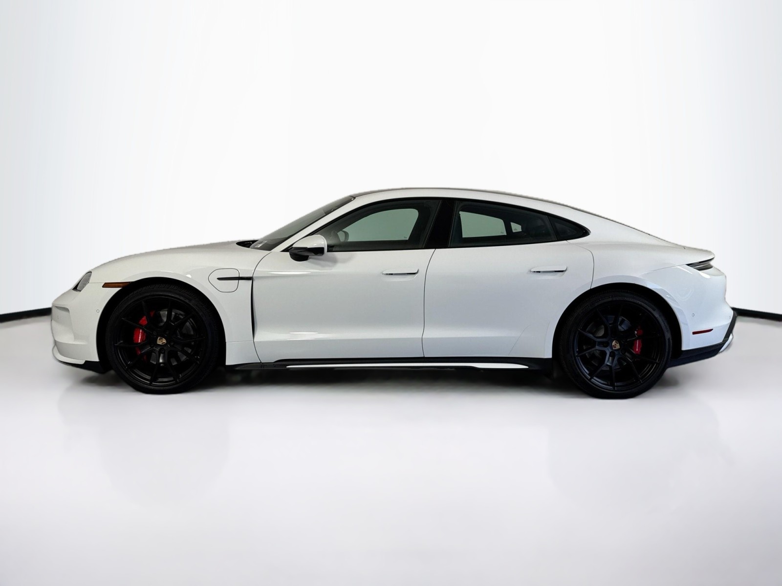 2025 Porsche Taycan 4S photo 2