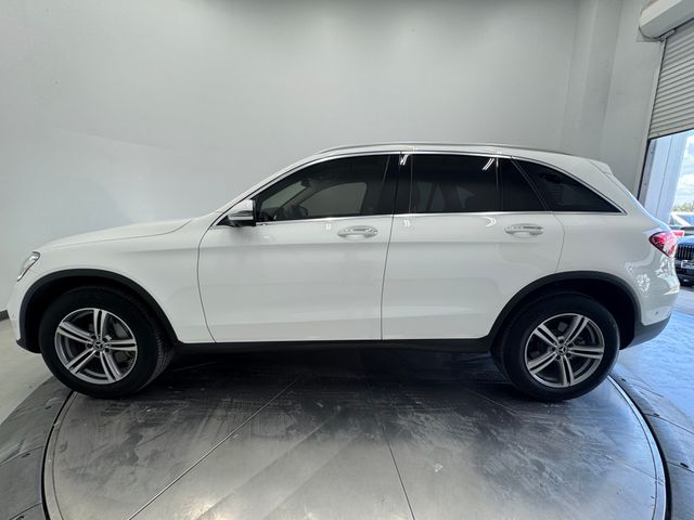 2022 Mercedes Benz GLC 300 photo 9