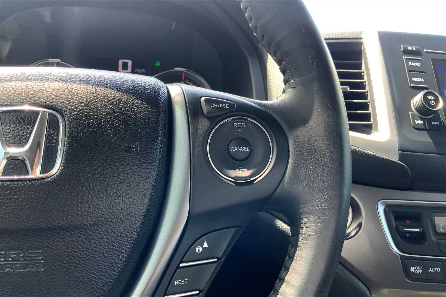 2019 Honda Ridgeline RTL photo 21