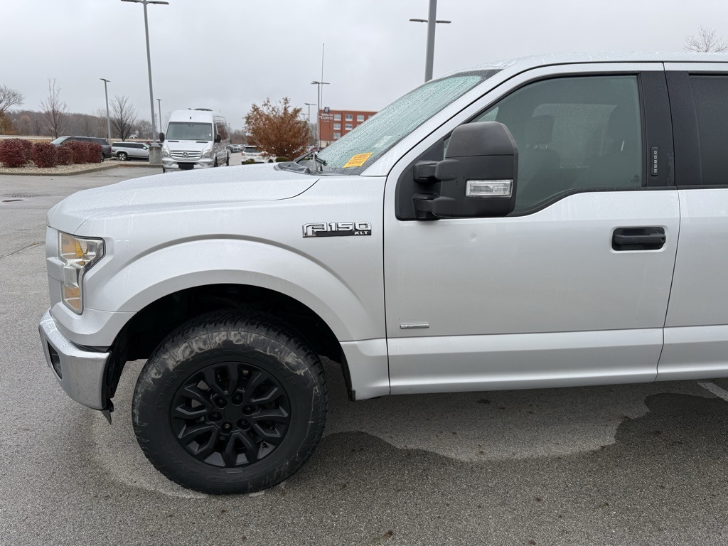 2015 Ford F-150 XLT photo 4