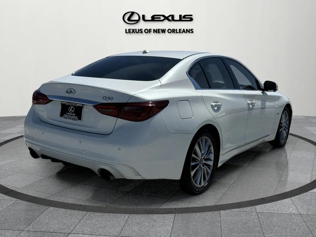 2018 Infiniti Q50 3.0t LUXE photo 5