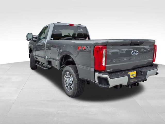 2025 Ford F-350 XLT photo 4