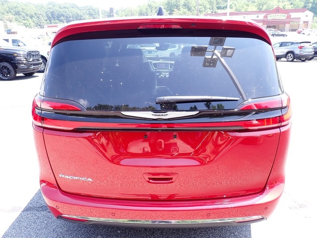 2025 Chrysler Pacifica photo 3