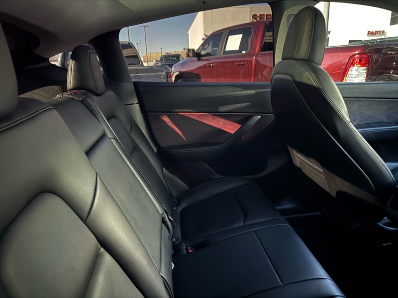 2022 Tesla Model Y Long Range photo 2