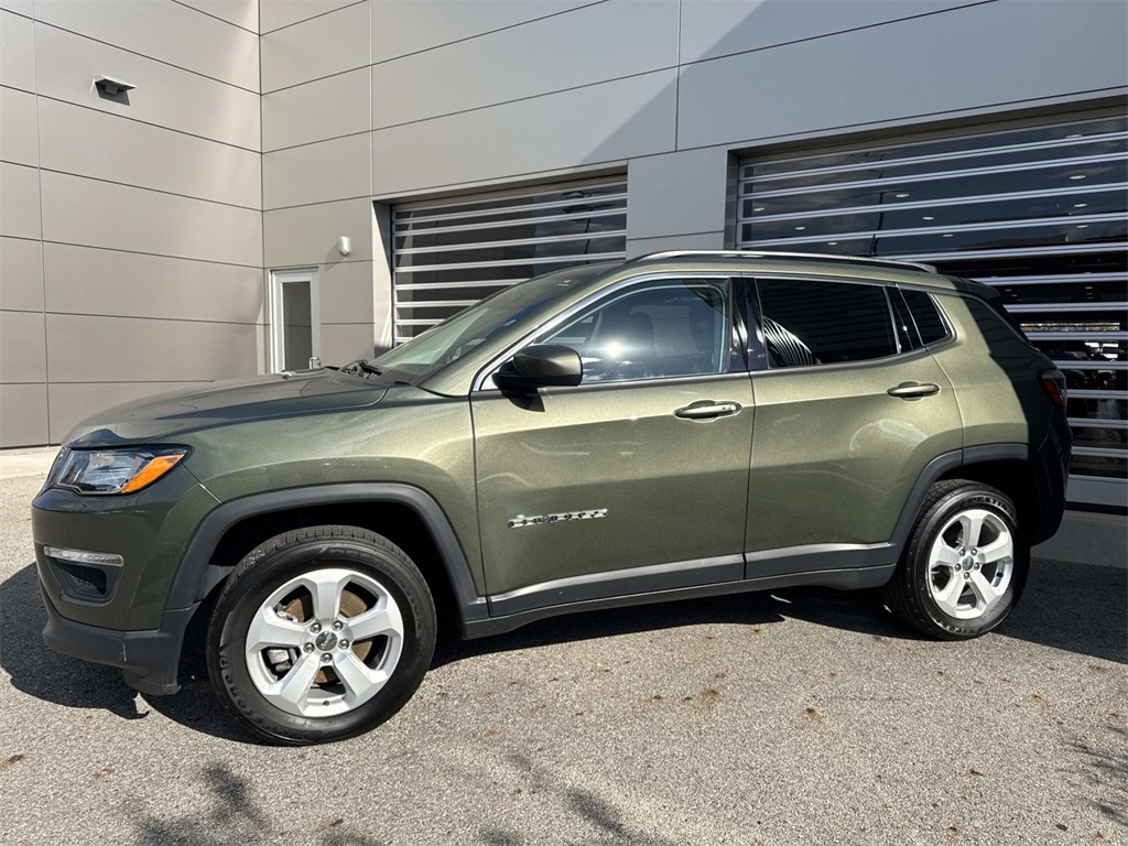2019 Jeep Compass Latitude photo 2