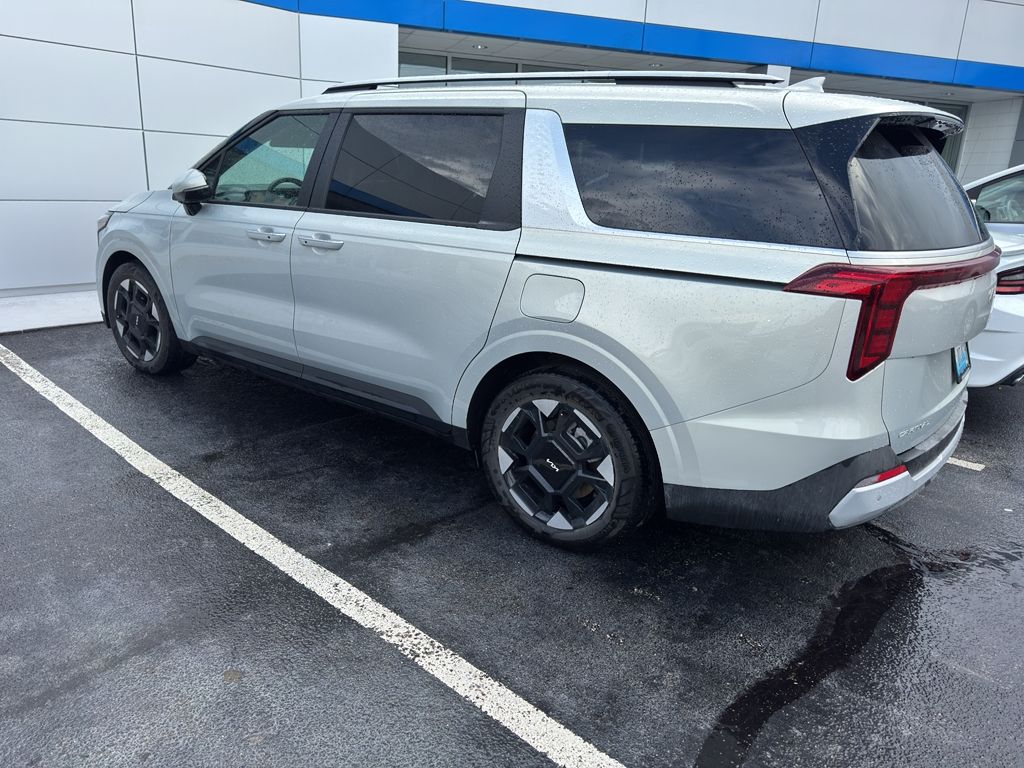 2025 Kia Carnival EX photo 2