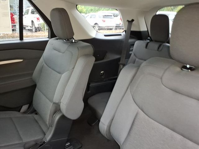 2025 Ford Explorer photo 13