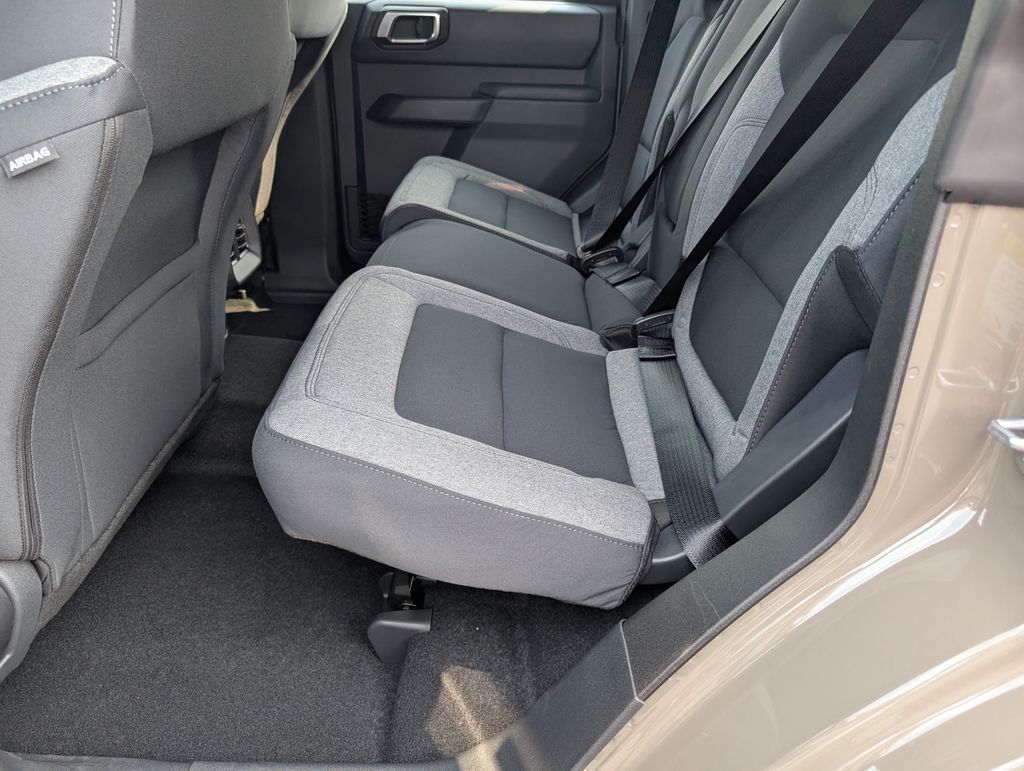 2025 Ford Bronco Base photo 5