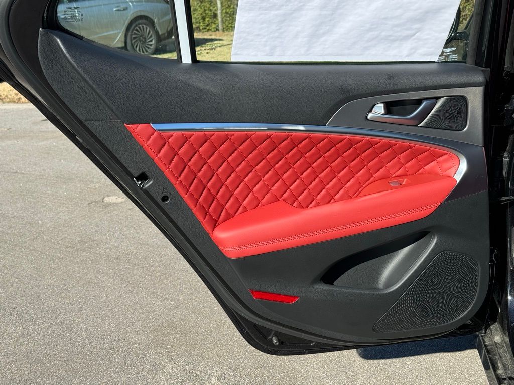 2025 Genesis G70 3.3T Sport Advanced photo 19