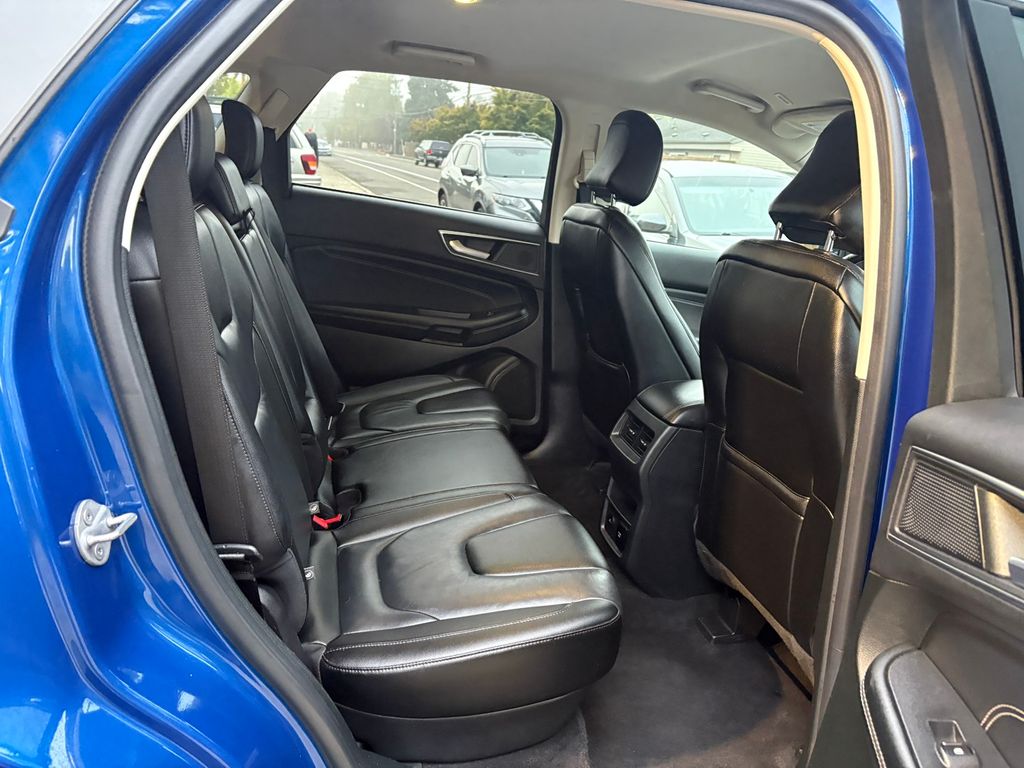 2022 Ford Edge Titanium photo 28