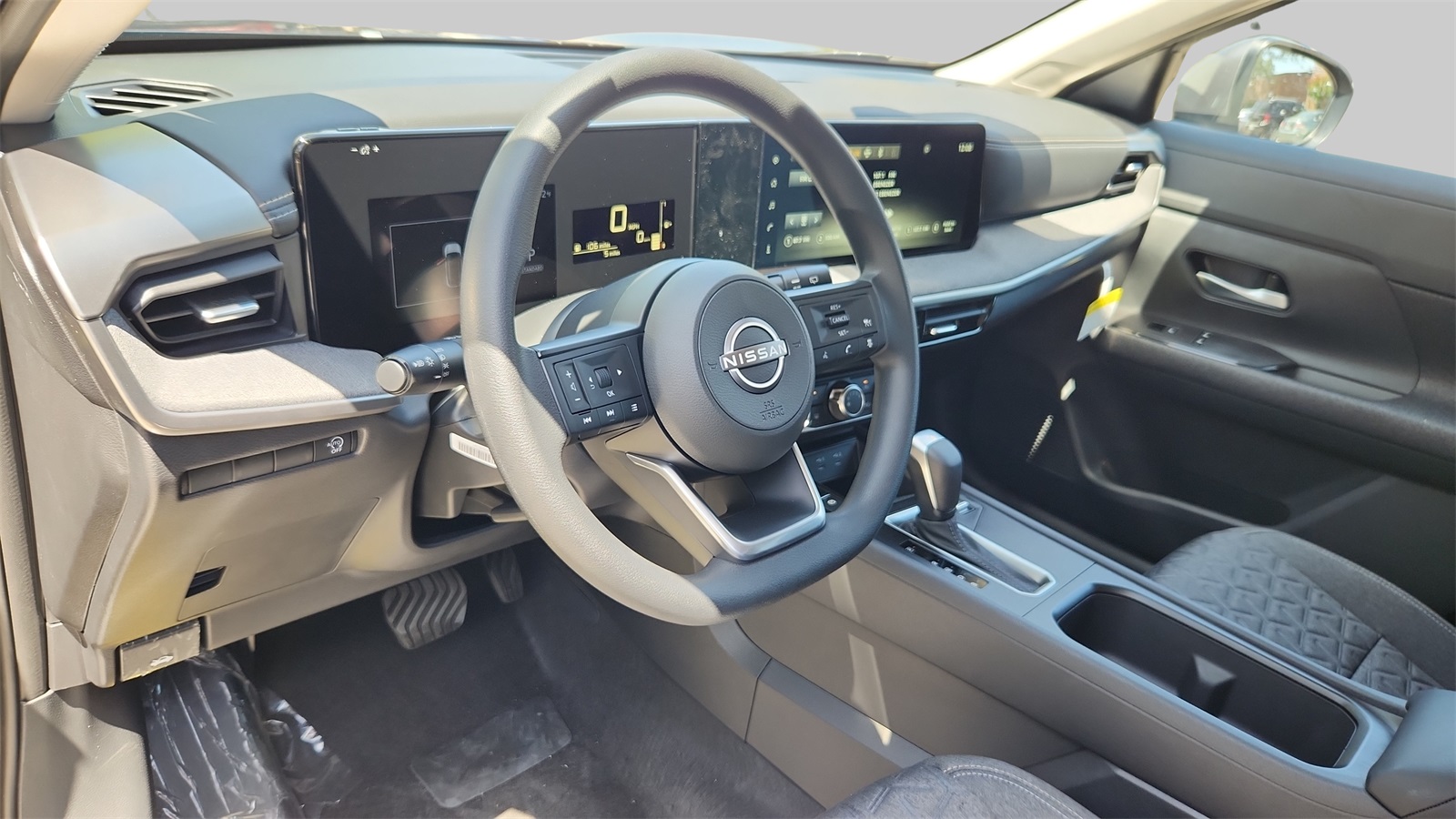 2025 Nissan Kicks SV photo 8