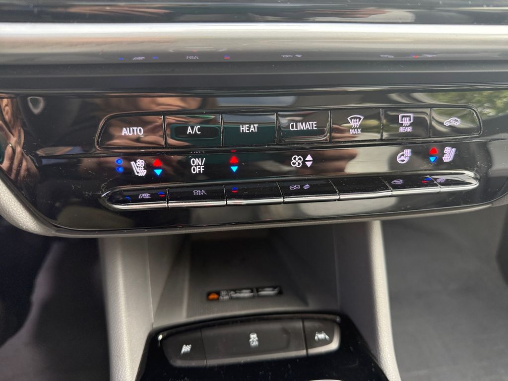 2022 Chevrolet Bolt EUV Premier photo 27