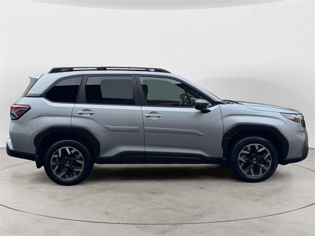 2025 Subaru Forester Premium Base photo 3