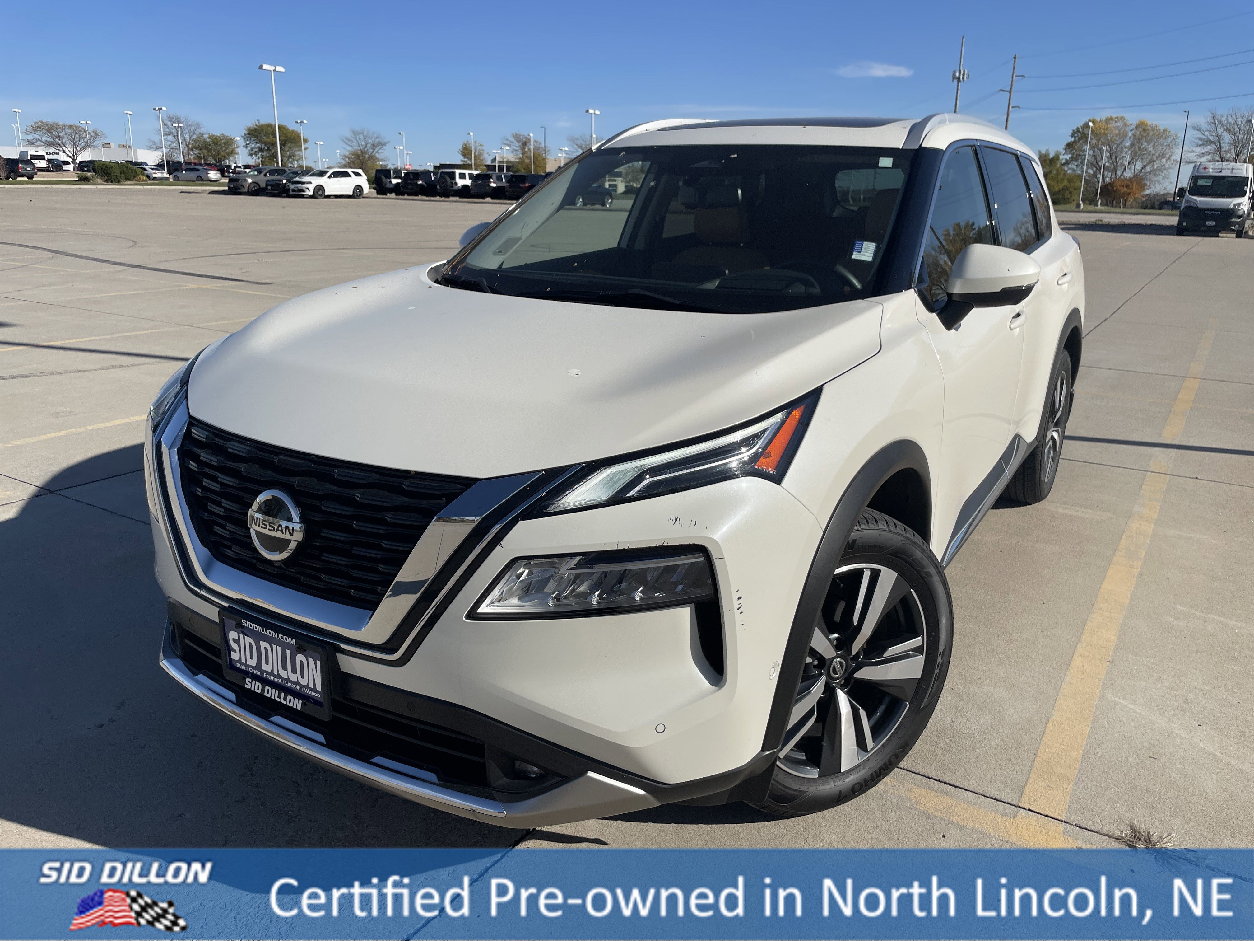 2021 Nissan Rogue Platinum's photo