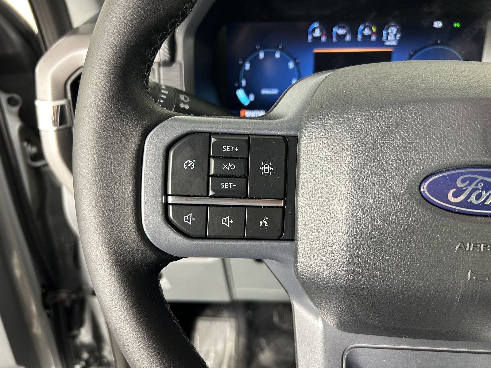 2025 Ford F-150 XLT photo 24