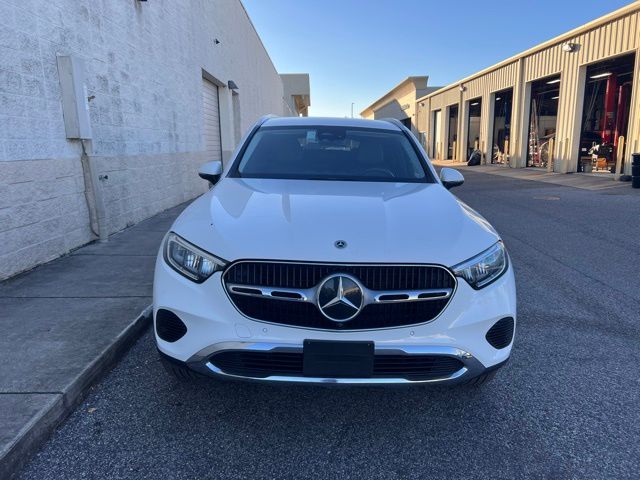 2023 Mercedes Benz GLC 300 photo 2