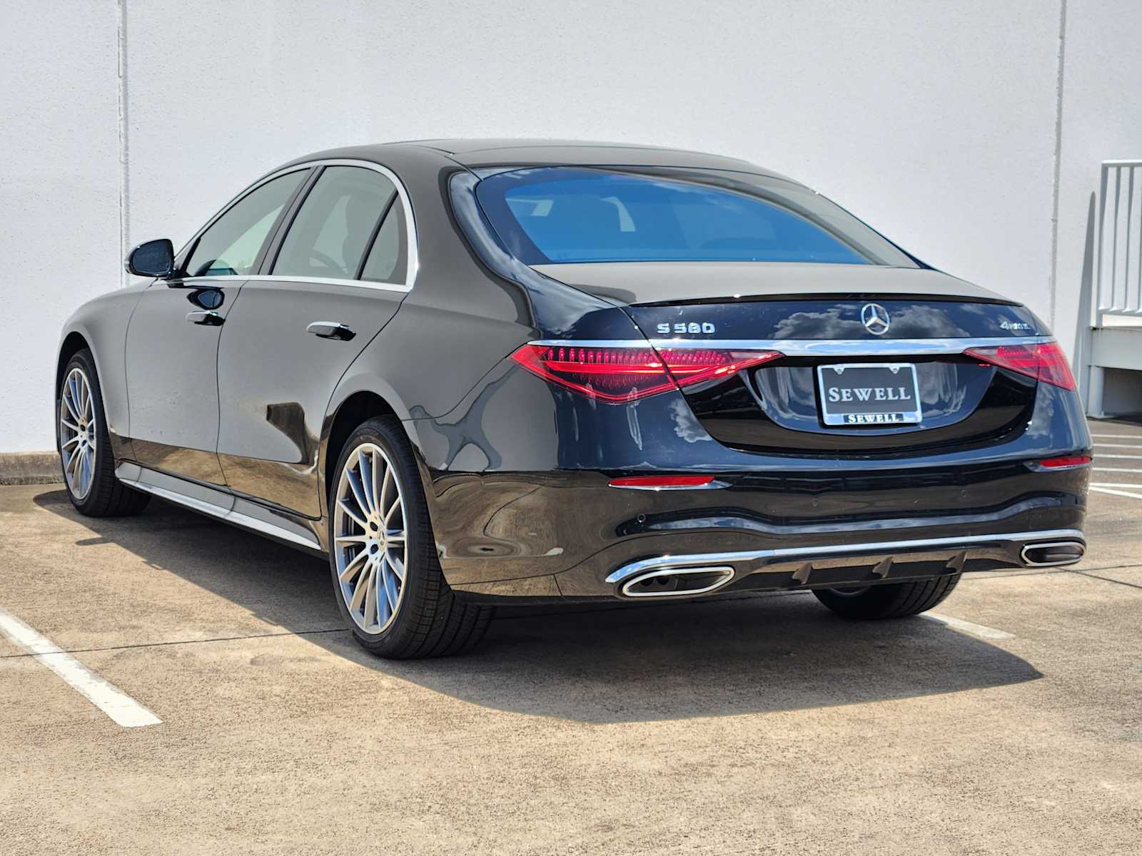 2025 Mercedes Benz S 580 4MATIC photo 3