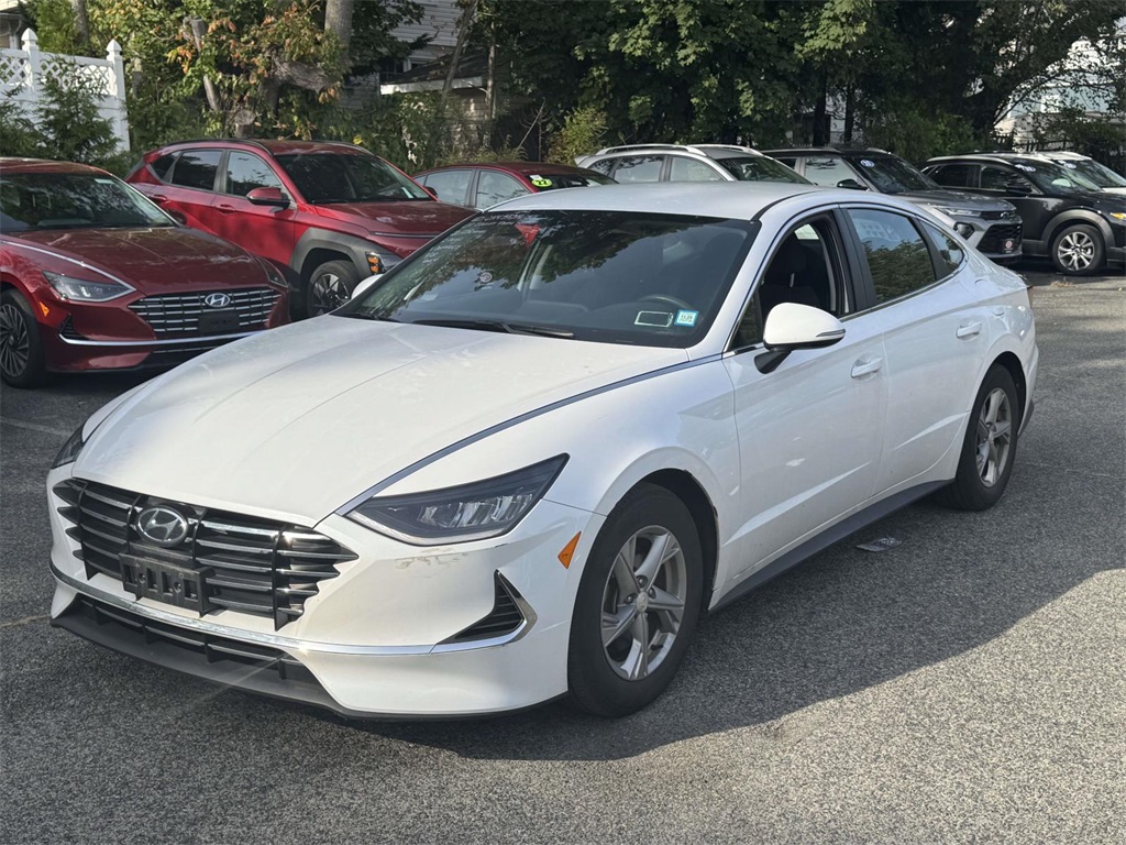 2022 Hyundai Sonata SE photo 2