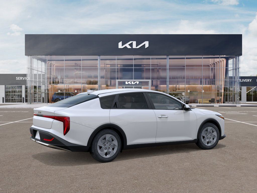 2025 Kia K4 LXS photo 5