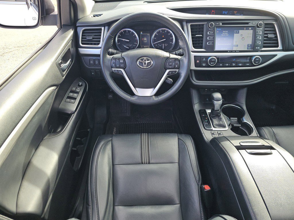 2017 Toyota Highlander SE photo 3