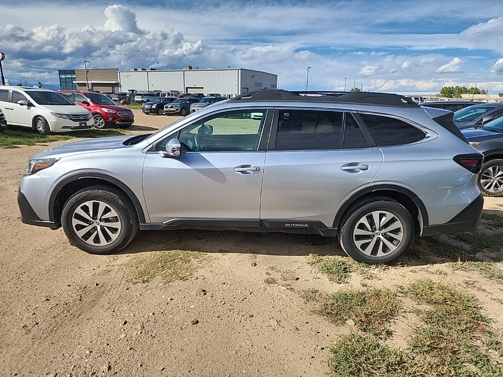 2022 Subaru Outback Premium photo 2