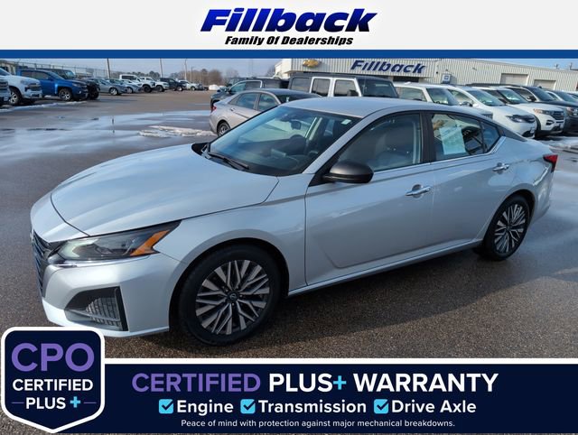 2024 Nissan Altima SV's photo