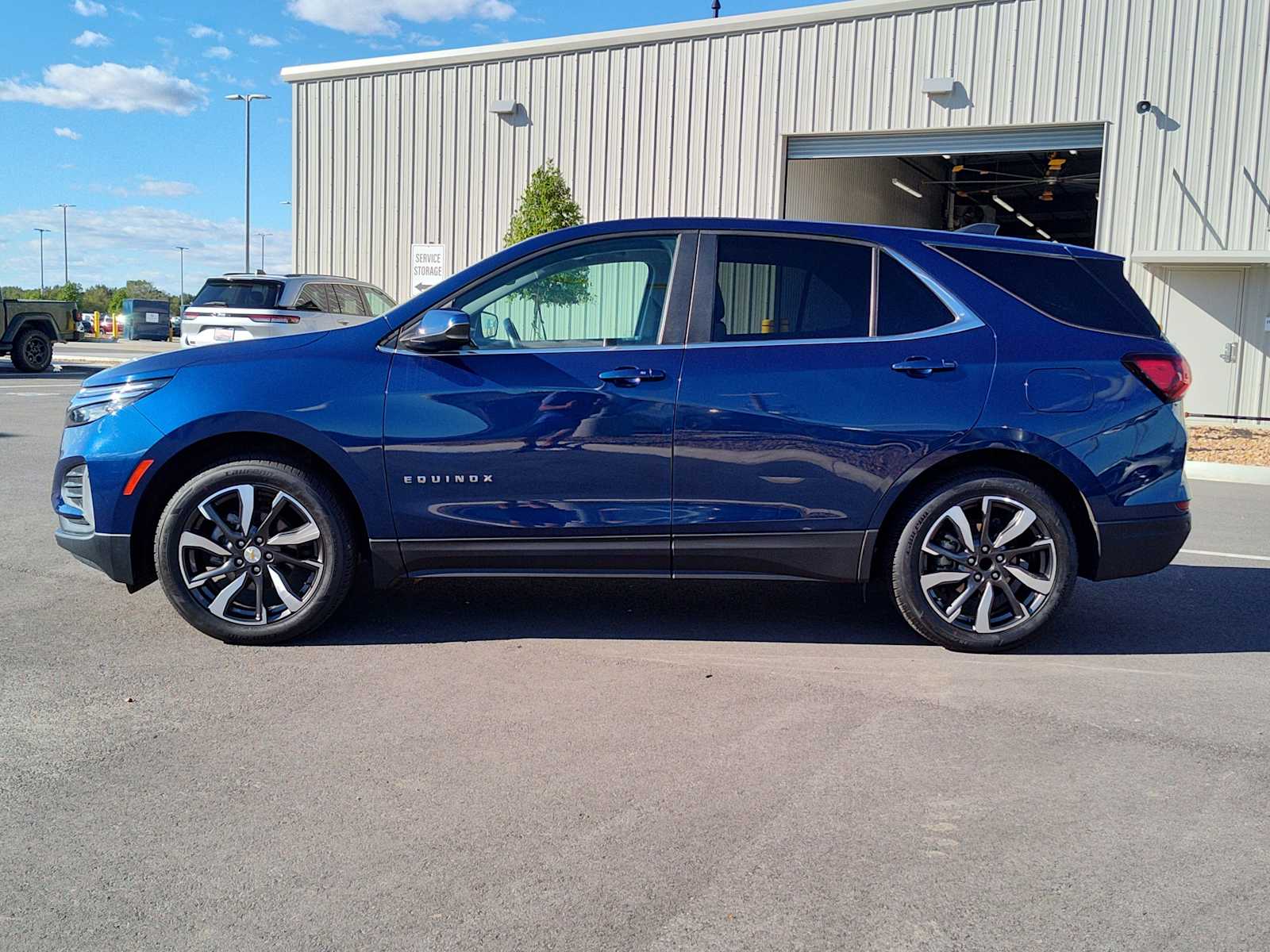 2022 Chevrolet Equinox LT photo 3