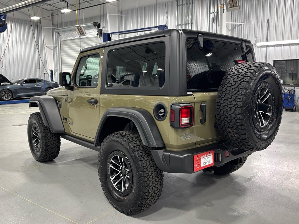 2025 Jeep Wrangler Willys photo 6
