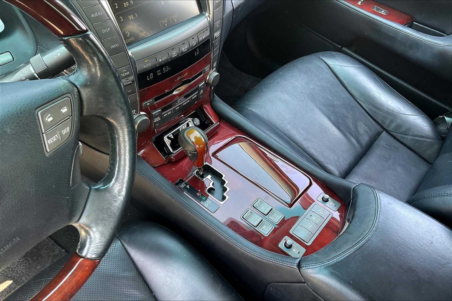 2009 Lexus LS 460 photo 15